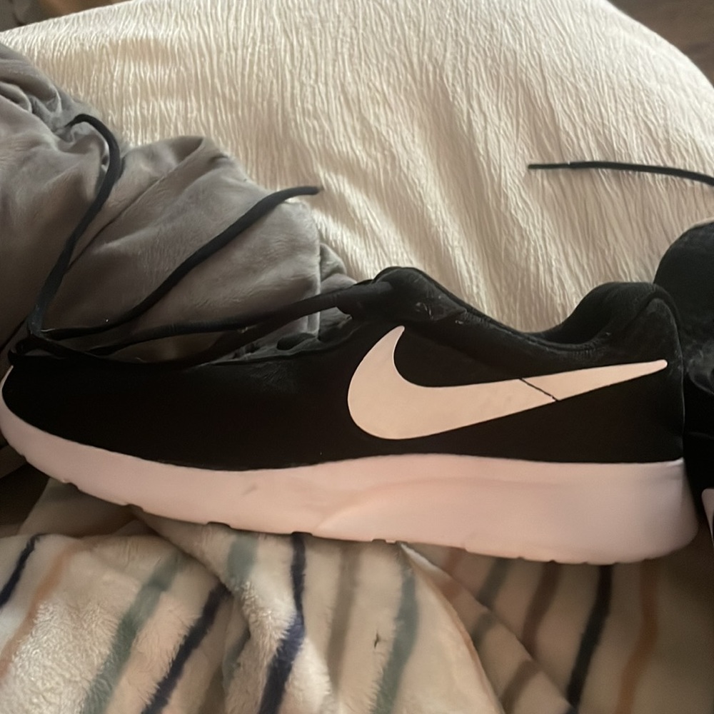 Nice Pair Barely Worn Nike Running, Daily Or Gym … - image 2